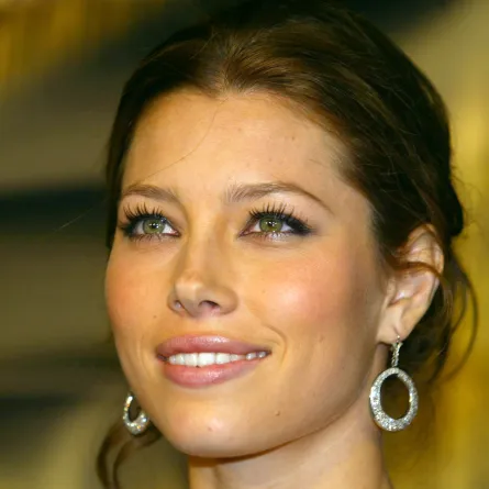 جيسيكا بيل في المسرح الصيني في لوس أنجلوس، كاليفورنيا (Jessica Biel at the Chinese Theatre in Los Angeles, California). مصدر الصورة: Kevin Winter / Getty Images North