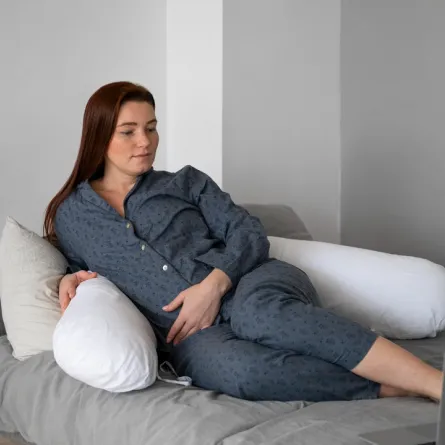 صورة لحامل في حالة استجمام