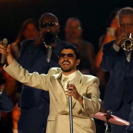 باد باني في في بوينس آيرس (Bad Bunny in in Buenos Aires). مصدر الصورة: Luis ROBAYO / AFP
