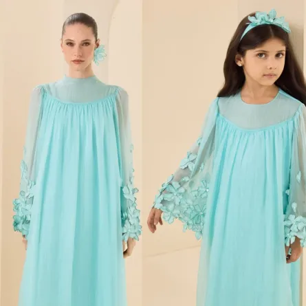 عبايات للأم والابنة من أناتومي-  الصورة من حساب العلامة على إنستغرام