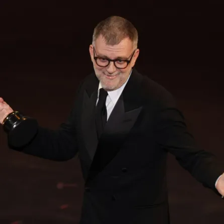 بول توماس أندرسون Paul Thomas Anderson في حفل توزيع جوائز أوسكار 2026. مصدر الصورة: Patrick T. Fallon / AFP