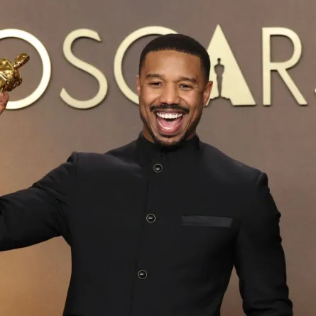 مايكل بي جوردان Michael B. Jordan في حفل توزيع جوائز أوسكار 2026. مصدر الصورة: VALERIE MACON / AFP
