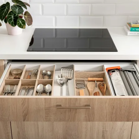 درج مطبخ منظم بذكاء باستخدام فواصل