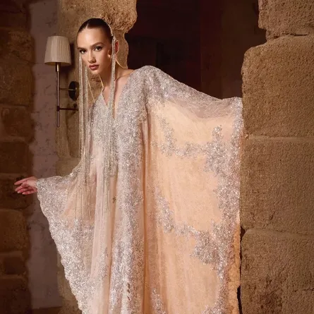 تصميم من مجموعة The Light Within للمصمم طوني ورد - الصورة من العلامة 