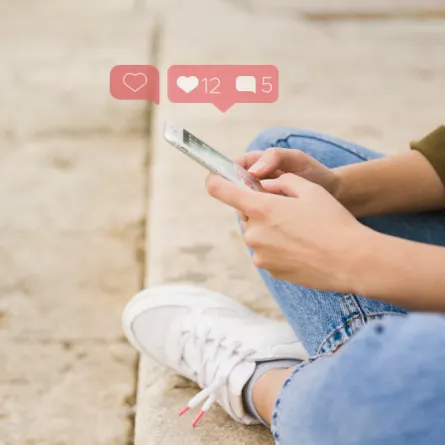 الإدمان الرقمي يسبب العزلة -المصدر freepik