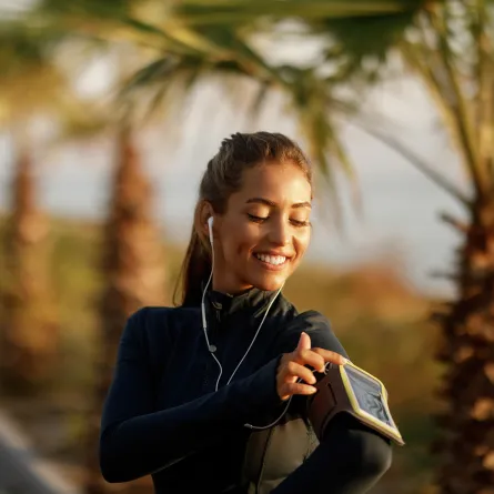 أسرار ممارسة التمارين الرياضية في الصباح الباكر - المصدر Image by Drazen Zigic on Freepik