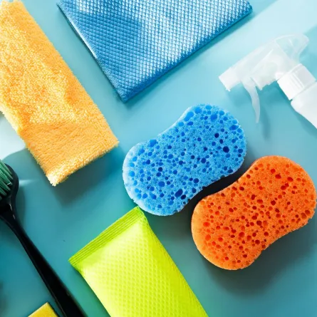 عبوة مبيض وأدوات تنظيف المنزل