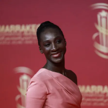 الفنانة الفرنسية الصاعدة آي هايدارا Eye Haidara - مصدر الصورة Abdel Majid BZIOUAT / AFP