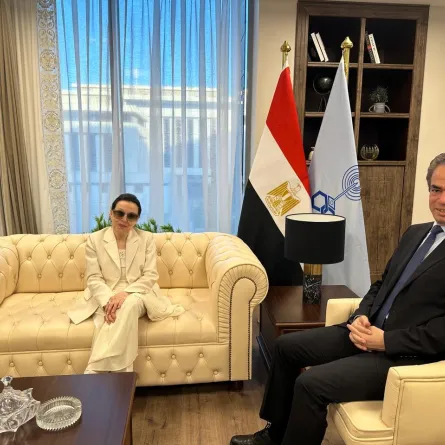 أحدث ظهور لـ نجاة الصغيرة مع الكاتب أحمد المسلماني في نوفمبر الماضي - الصورة من المركز الإعلامي للتلفزيون المصري