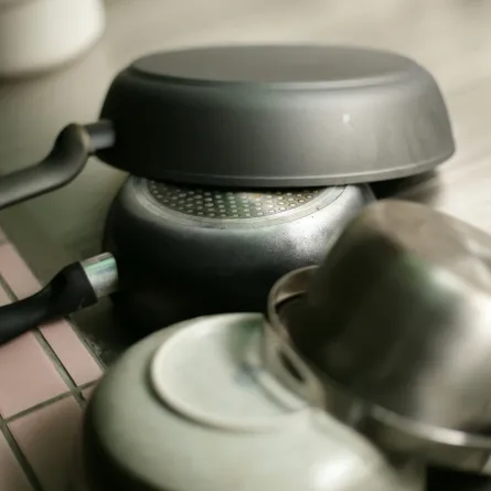 أوان مطبخية نظيفة