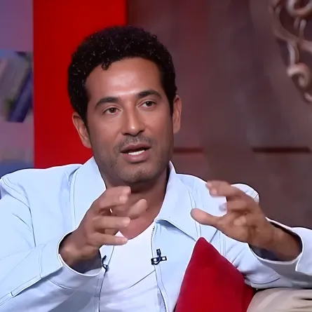 عمرو سعد من برنامج الحكاية- الصورة من شاشة عرض البرنامج