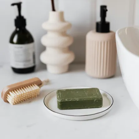 صابون قشتالة الطبيعي متعدد الاستخدامات في التنظيف