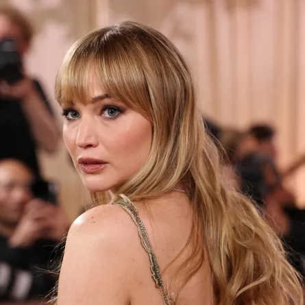 العيون المبطنة 