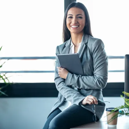 التقدم المهني للموظفة في العمل 