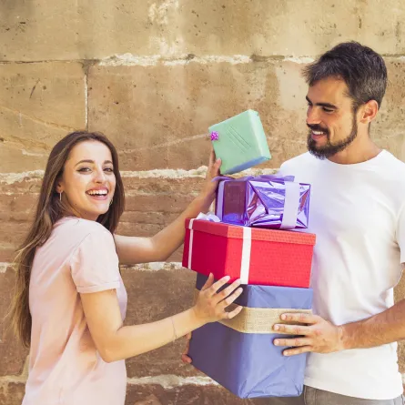 هدايا يوم الأم للزوجة تسعد الزوجة وتشعرها بالتقدير وتعزز مكانتها كشريكة حياة - المصدر:  freepik