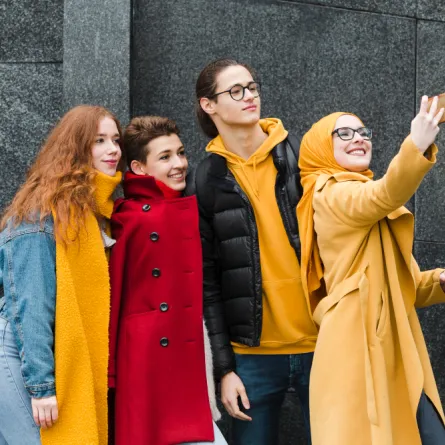 تفكير الشباب يتغير مع العمر - المصدر freepik