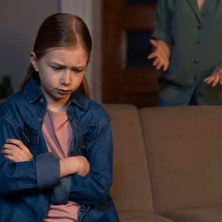 صورة لطفلة غاضبة