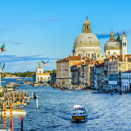 لقطة تظهر القناة الكبرى 