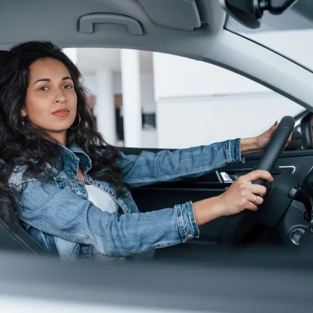 تفسير حلم قيادة السيارة للعزباء