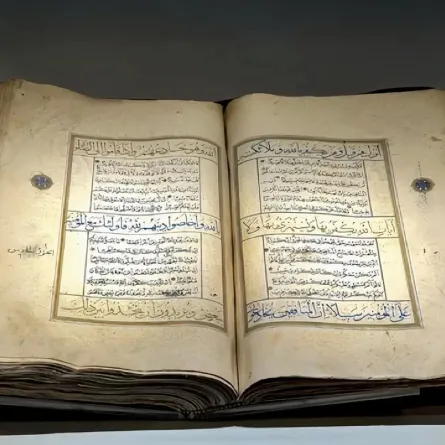 مصحف شريف يعود إلى القرن الثالث عشر الهجري