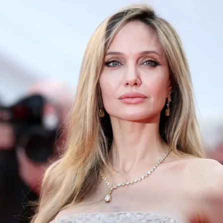 أنجلينا جولي في الدورة الـ78 من مهرجان كان السينمائي (مصدر الصورة: Monica Schipper/Getty Images)