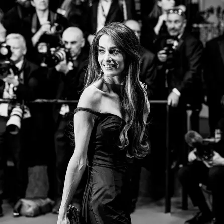 المحامية أمل علم الدين كلوني زوجة النجم جورج كلوني (مصدر الصورة: Victor Boyko/Getty Images)