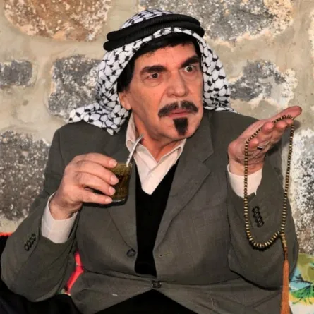 ياسر العظمة بكواليس مسلسل مرايا -الصورة من حسابه على الانستغرام