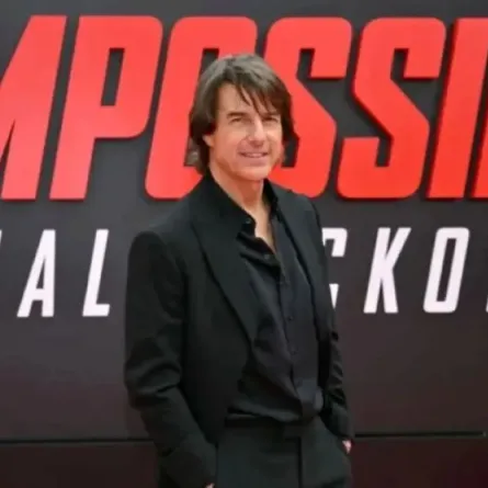 توم كروز في مركز لينكولن فاونتن بلازا في نيويورك (Tom Cruise at the Lincoln Center Fountain Plaza in New York). مصدر الصورة: ANGELA WEISS / AFP