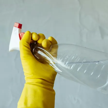 4 وصفات منزلية لتنظيف الأسطح.. جربيها للبعد عن الكيماويات