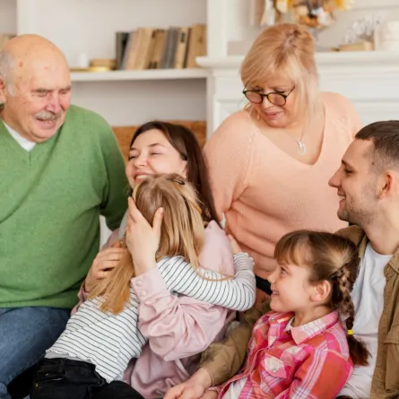 النوايا الطيبة والاحترام يدفعان العلاقة مع أهل الزوج أن تكون في أحسن حال - المصدر: freepik