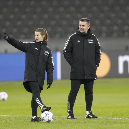 ماري لويز إيتا أول مدربة لفريق رجال في يونيون برلين (مصدر الصورة: Photo by ODD ANDERSEN : AFP)