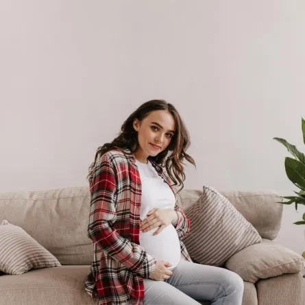 الصورة لحامل في الشهر السادس