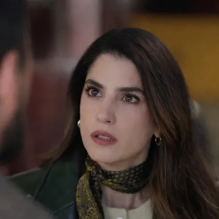 كارمن بصيبص ومحمود نصر من أحداث المسلسل - الصورة سكرين شوت من الحلقة