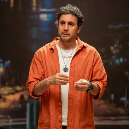 هشام ماجد من أحداث الحلقة الخامسة لمسلسل اللعبة - الصورة سكرين شوت من منصة شاهد