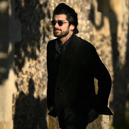 زين مالك في أميرشام، غرب لندن (Zayn Malik in Amersham, west of London). مصدر الصورة: JUSTIN TALLIS / AFP