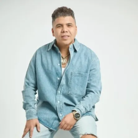 عمر كمال- الصورة من صفحته على فيس بوك