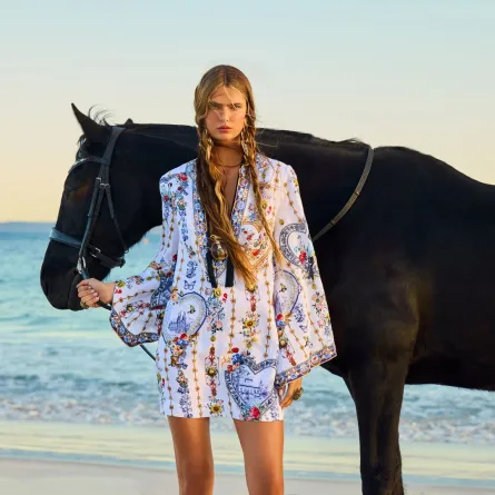 زِي بحري من علامة كاميلا Camilla- الصورة من من العلاقات العامة