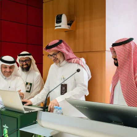 أطلقت جامعة الملك عبدالعزيز برنامج "مسارات التعلم المرن في الذكاء الاصطناعي" - (الصورة من حساب جامعة الملك عبد العزيز على منصة إكس)