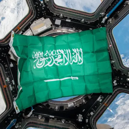 علم السعودية من محطة الفضاء الدولية (الصورة من الموقع الرسمي لوكالة الفضاء السعودية SSA)