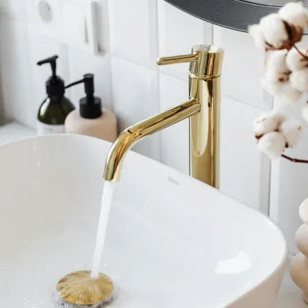 دليل تنظيف الحمام: 10 حيل للعناية بالأماكن المنسية فيه ببراعة