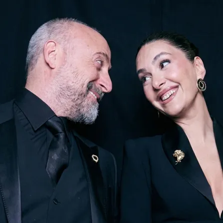 بيرجوزار كوريل Bergüzar Korel وزوجها خالد إرغينتش Halit Ergenç – الصورة من حسابها على انستغرام