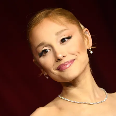 أريانا غراندي Ariana Grande من متحف أكاديمية فنون وعلوم الصور المتحركة في لوس أنجلوس عام 2024 - مصدر الصورة: VALERIE MACON / AFP
