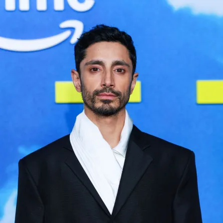 ريز أحمد Riz Ahmed من العرض الخاص لمسلسل BAIT في لندن في 24 مارس 2026 - مصدر الصورة: Simon Ackerman/Getty Images