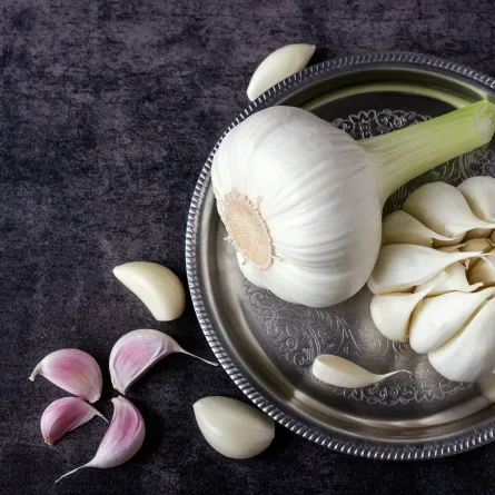 فوائد الثوم على الريق- مصدر الصورة: Freepik by 008melisa