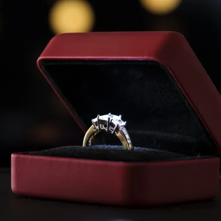 رؤيا الخاتم في المنام - الصورة تعبيرية من freepik by rawpixel.com