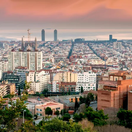 برشلونة كما تبدو وقت المغيب