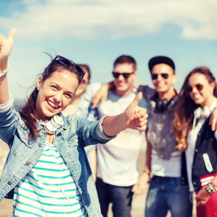 جذب الأصدقاء الإيجابيين