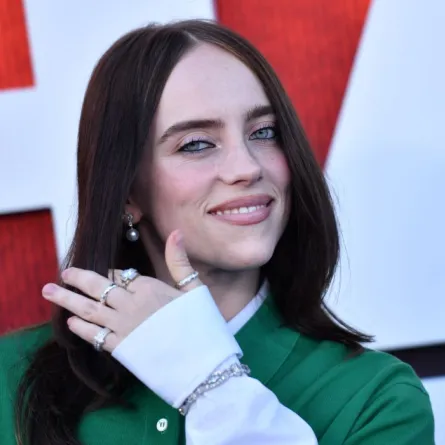 بيلي إيليش Billie Eilish (Photo by Chris DELMAS / AFP)