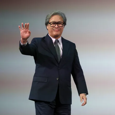بارك تشان ووك في جورجيا Park Chan-wook appears during the 28th SCAD Savannah Film Festival in Savannah, Georgia مصدر الصورة Cindy Ord / GETTY IMAGES NORTH AMERICA / Getty Images via AFP