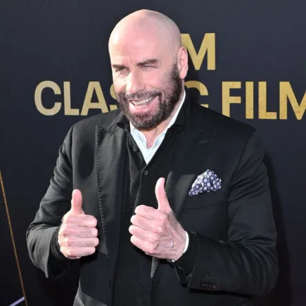جون ترافولتا في مسرح تي سي إل الصيني في هوليوود كاليفورنيا (John Travolta at TCL Chinese Theater in Hollywood, California). مصدر الصورة: Robyn BECK / AFP